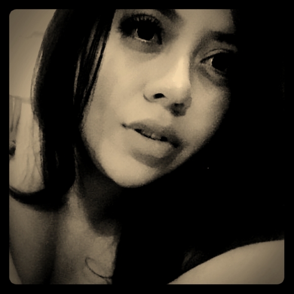 Meet your Posher, Alexis - Picture 1 of 1